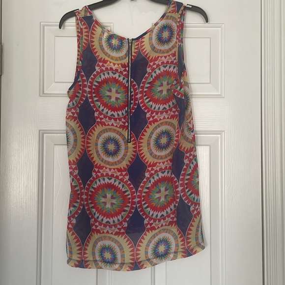 Colorful Geometric Sleeveless Top - new with tags - Picture 2 of 4